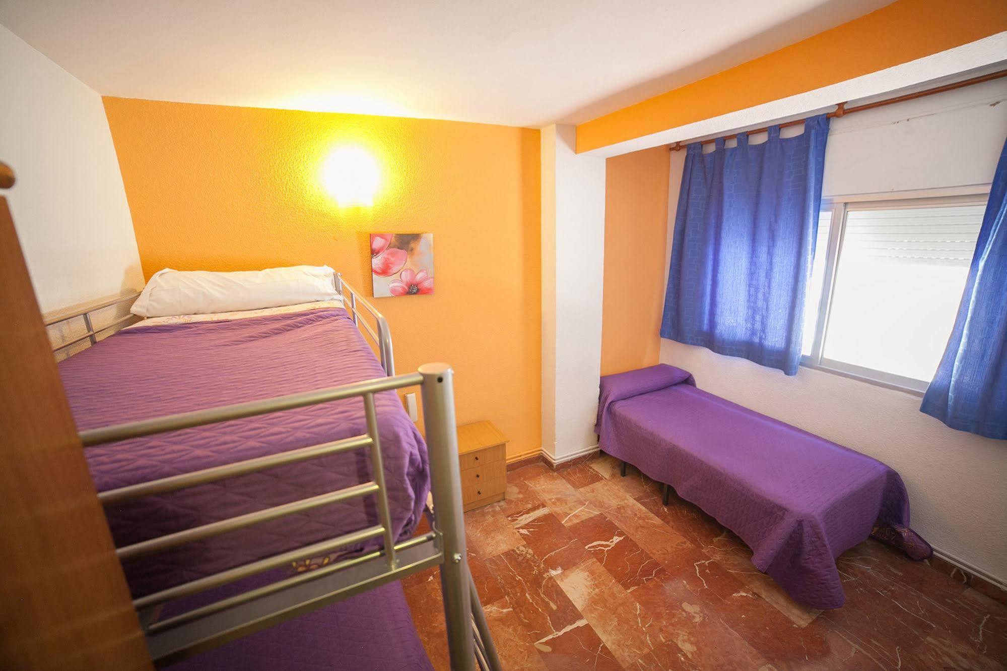 Hostal Nevot Granada Exterior foto