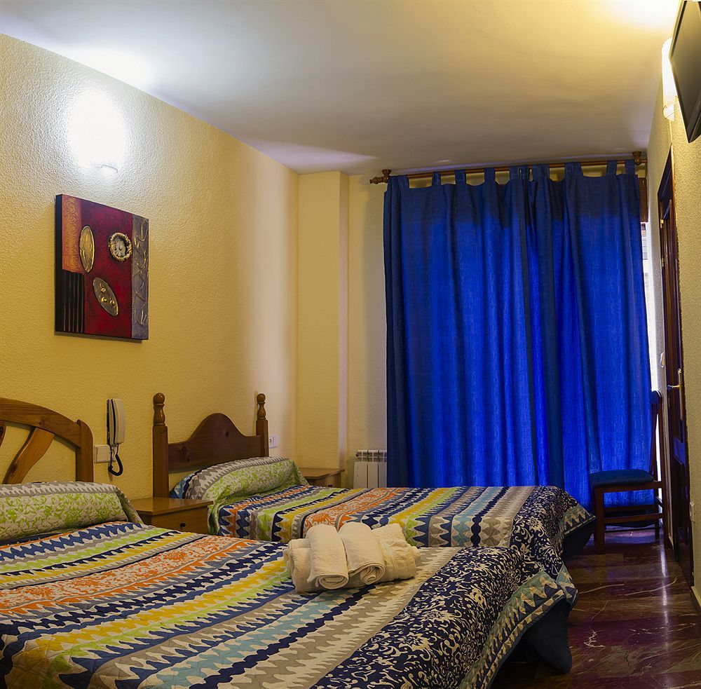 Hostal Nevot Granada Exterior foto